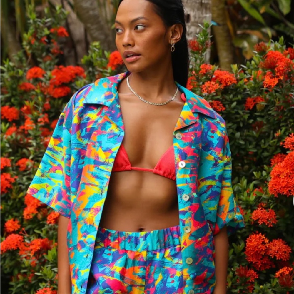 Kulani Kinis oversized “Moon Lagoon” shirt. Size M
